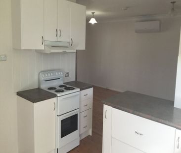 4 Dorothy Ave - 3 Bedroom Home - Photo 3