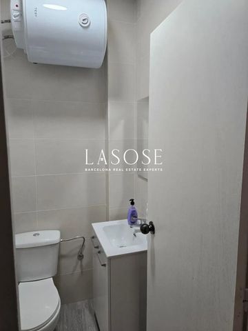 52m² Penthouse to rent in Camp d en Grassot i Gràcia Nova, Barcelona - Photo 3