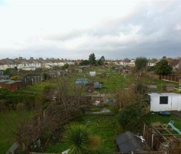 2 bedroom maisonette to rent - Photo 2