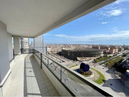 3 room luxury Flat for rent in Valencia - Photo 2