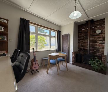 3 Bedroom Family Home in Trentham - Photo 4