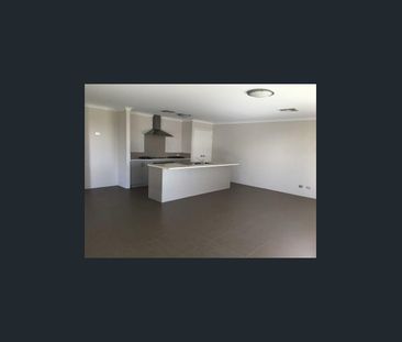 PERFECT FAMILY HOME - Photo 2