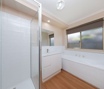 Family Home in Court Location! - Photo 6