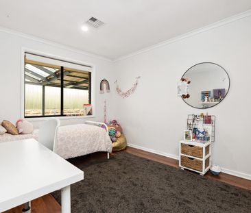 9 Bennett Cl, Aberfoyle Park SA 5159 - House For Rent | Domain - Photo 2