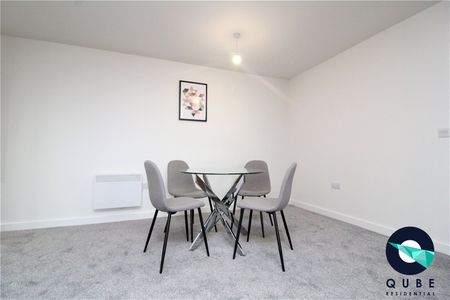 3 bedroom Flat To Rent - Photo 2