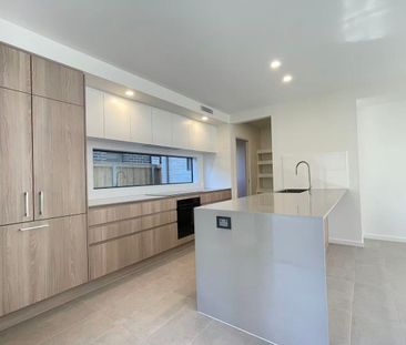 Brand New Luxury 4 Bedroom Home Available Now - Photo 6