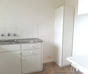 Bedsit Unit With Reverse Cycle Air conditioning - Photo 4