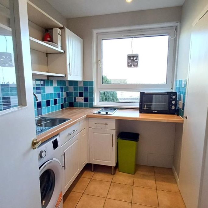 studio flat for rent in Holyrood - Photo 1