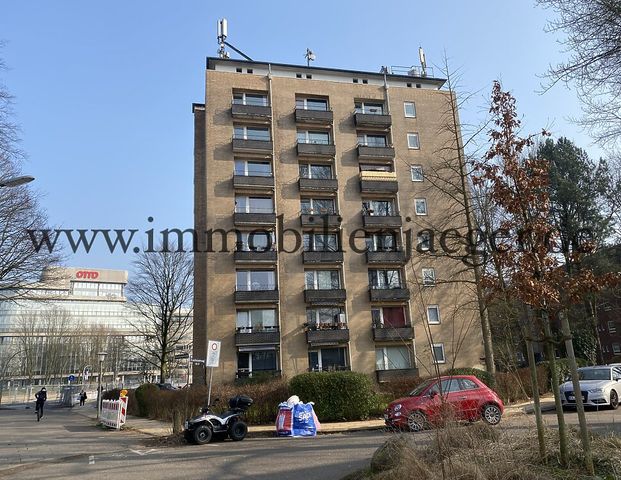 Fernblick über Bramfeld -Modernsiertes Wohnstudio- Apartment mit Balkon - 7.OG mit Fahrstuhl - Foto 1