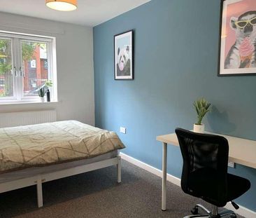 Charming Bedroom Apartment, LN1 - Photo 4