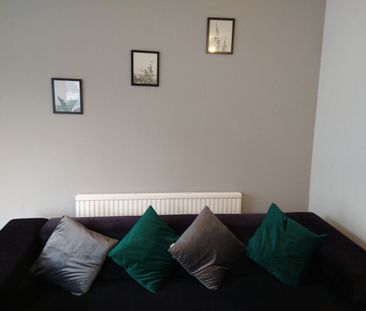 Double Loft Room- Easy City Access - Photo 3