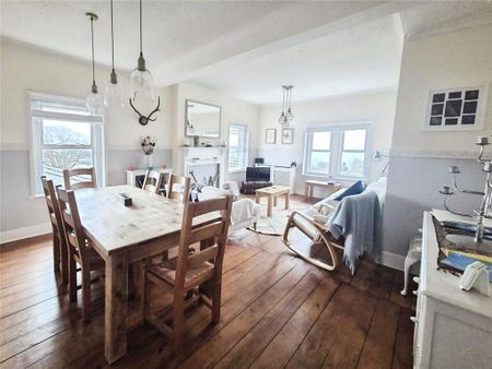 3 bedroom flat to rent - Photo 3