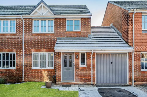 3 bedroom terraced house to rent - Photo 1