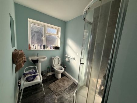 1 BED Apartment To rent - Photo 4