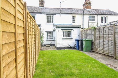 2 bedroom terraced house to rent - Photo 5
