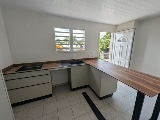 Maison T5 LE LAMENTIN à louer - Photo 1