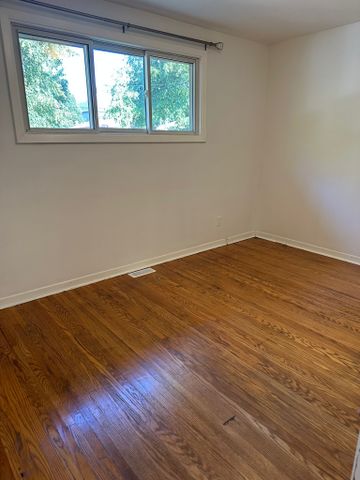 For Lease - 260 Linden Street, Oshawa, Ontario - Photo 4