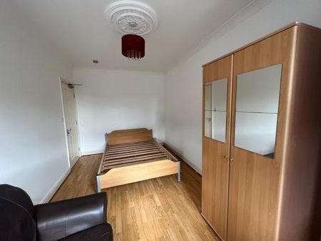 4 bedroom apartment to rent - Photo 2