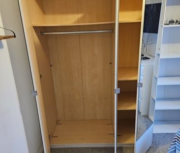 Room in a Shared House, Elizabeth Fry Place, SE18 - Photo 1