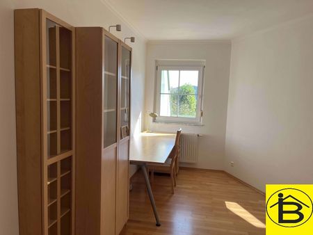 15245 Sehr schöne, gepflegte Dachgeschoßwohnung mit traumhaftem Blick ins Alpenvorland! - Foto 2