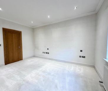 6 bedroom detached house to rent - Photo 3