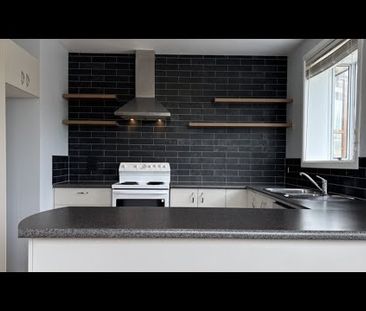 Spacious Living and Prime Location! - Photo 4