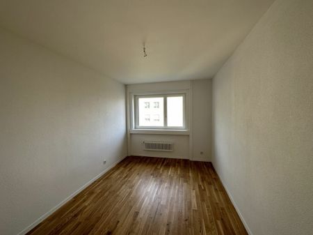 Beautiful 4.5-room apartment completely renovated in 2023 with balcony! - Photo 4