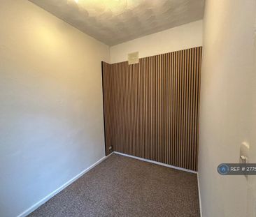 3 bedroom end of terrace house to rent - Photo 6