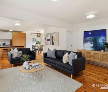 5 Raymond Road, Seaford VIC 3198 - House For Rent | Domain - Photo 1