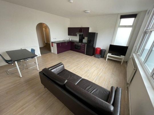 2 bedroom flat to rent - Photo 1