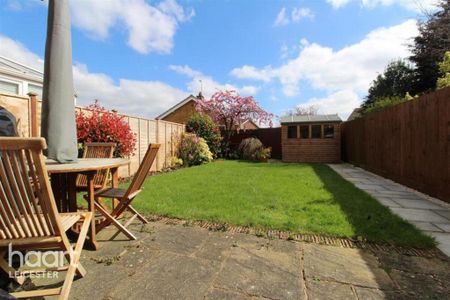 1 bedroom in a house share to rent - Photo 5