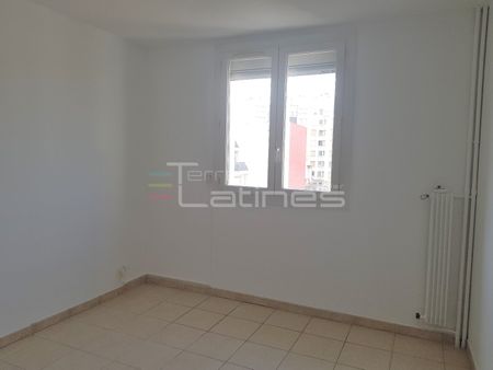 Location Appartement 4 pièces 69m² NIMES 30000 - Photo 5