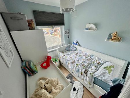 3 bedroom semi-detached house to rent - Photo 3