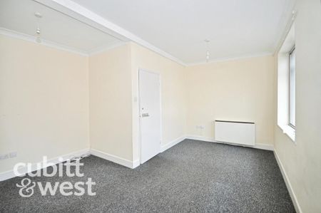 2 bedroom maisonette to rent - Photo 4