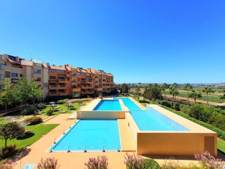 Luxury Flat for rent in Sotogrande, Andalusia - Photo 4