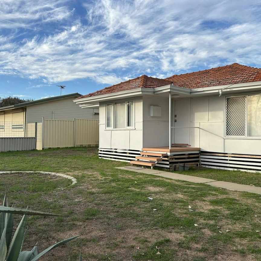 8 Oleander Crescent - Photo 1