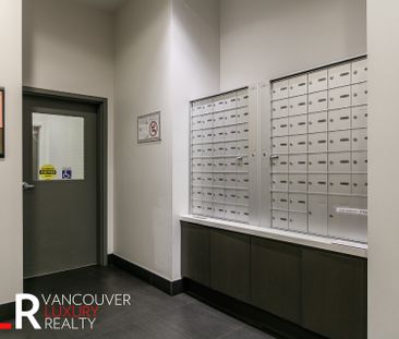 Condo in Downtown Vancouver, BC - Photo 3
