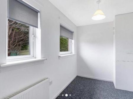 2 bedroom semi-detached house to rent - Photo 2