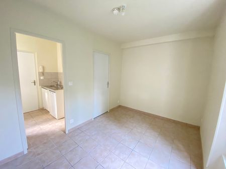 Location Appartement 1 pièce 15m² - Photo 3