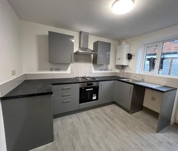 3 bedroom terraced house to rent - Photo 6