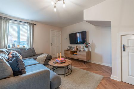 3 bed town house to rent in Speckledwood Way, Newcastle Upon Tyne, NE13 - Photo 2