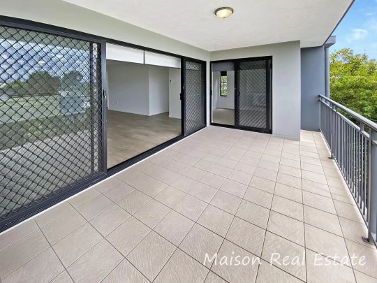 “Sleek, Stylish, and Convenient” - Photo 1