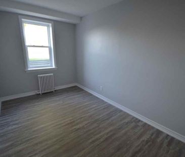 223 Ontario Street apartment — St. Catharines, ON (2-Bedroom) - 2 B... - Photo 2