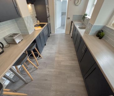 4 bedroom terraced house to rent - Photo 2