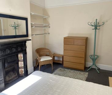 House share to rent - Photo 4
