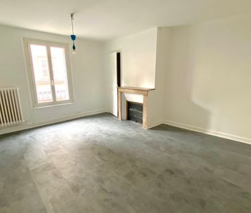 CHARTRES – CENTRE VILLE, 5 MN. A PIED DE LA GARE BEAU 3 PIECES LUMI... - Photo 1
