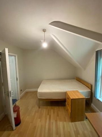 All Bedrooms Upstairs, 3 Collingwood Avenue, Queens Quarter, Belfast, BT7 1QT - Photo 5