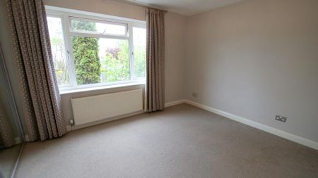 3 bedroom apartment to rent - Photo 2