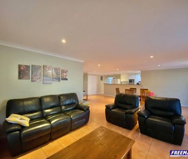 Furnished Home - Large 4 Bedroom Property - Photo 2