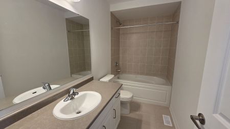 For Lease - 10 poett Avenue, Stratford, Ontario - Photo 5